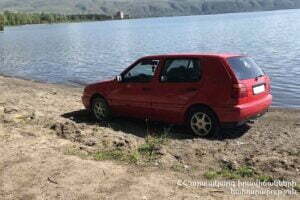 Փրկարարներն արգելափակումից դուրս են բերել ավտոմեքենա