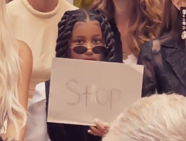 STOP․ Քարդաշյանի դուստրը պահանջել է չլուսանկարել իրեն