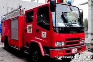 Փրկարարներն ավտոմեքենան դուրս են բերել ջրանցքից