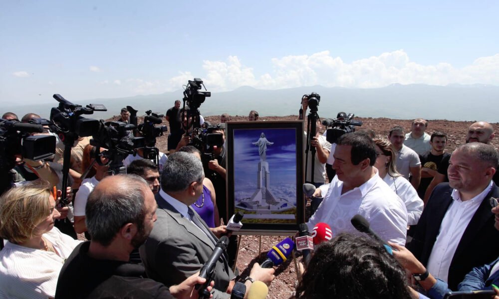 Հիսուս Քրիստոսի արձանի շինարարության պարզաբանումը Գագիկ Ծառուկյան հիմնադրամից