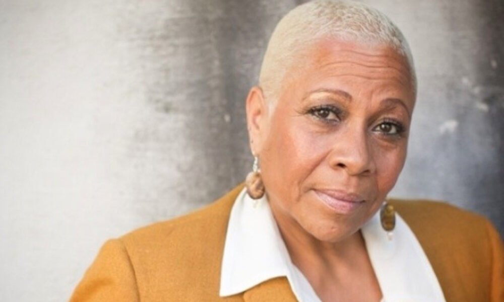 Կողոպուտ օծանելիքի խանութ-սրահից. տեսանյութում պատկերված տղամարդը որոնվում է