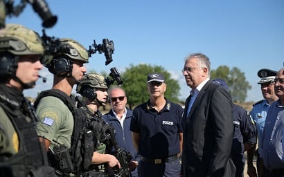 Հունաստանը Թուրքիային մեղադրել է անլեգալ միգրանտներին սպառազինելու մեջ