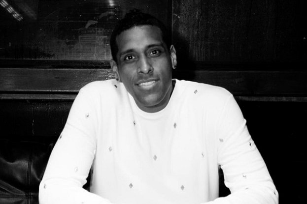 Փարիզում համերգի ժամանակ բեմի վրա մահացել է երգիչ Միքաբենը