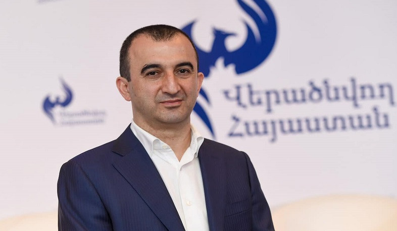 Մխիթար Զաքարյանը դադարեցնում է պատգամավորական գործունեությունը