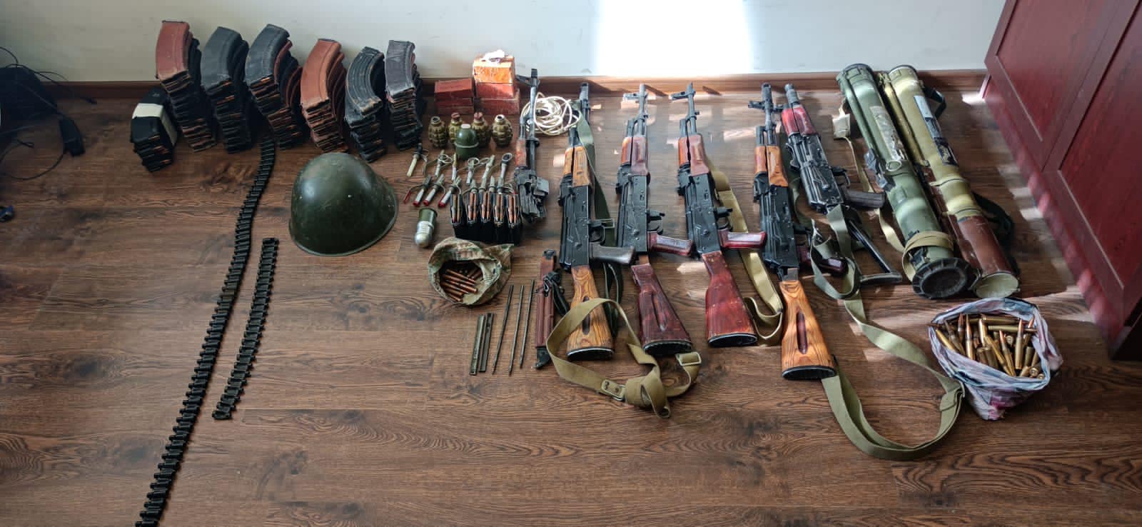 Մի խումբ քաղաքացիներ Գորիսի ՌՈ բաժին զենք ու զինամթերք են հանձնել․ ՊՆ խոսնակ