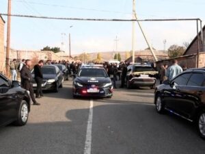 Պեմզաշենցի 31-ամյա կնոջ և նրա երեխաների սպանության մեջ մեղադրվող Վրույր Բարսեղյանը կալանավորվեց