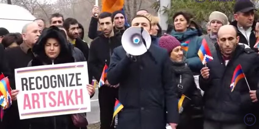 ԱՄՆ-ի դեսպանատան մոտ կայացավ Արցախի ՄԻՊ-ի նախաձեռնած ակցիան. պահանջներից մեկն Արցախին օդային միջանցքի տրամադրումն է