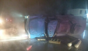 Շիրակի փողոցում բեռնատար ավտոմեքենան կողաշրջվել է. տուժածներ չկան