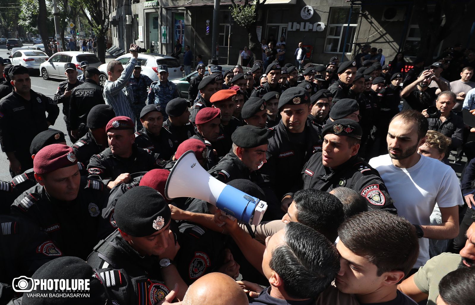 Բերման են ենթարկվել Անդրանիկ Թևանյանը և Լևոն Քոչարյանը