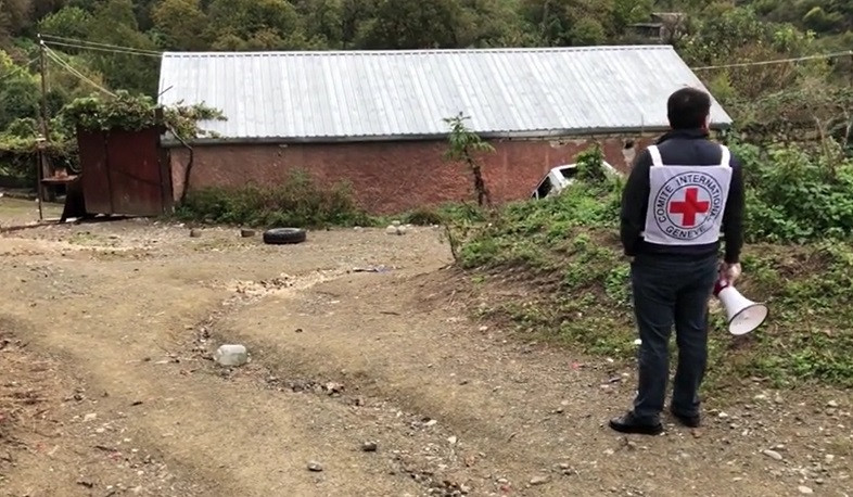 Օկուպացված Արցախում մնացած որոշ մարդիկ փոխադրամիջոց են խնդրում՝ հեռանալու համար. ԿԽՄԿ