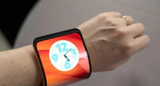 Motorola-ն ներկայացրել է ճկվող էկրանով սմարթֆոնի աշխատանքային նախատիպը