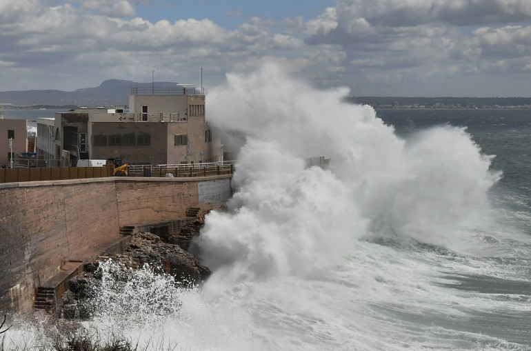 Իսպանիայում մոլեգնող Նելսոն փոթորիկն առնվազն չորս մարդու կյանք է խլել