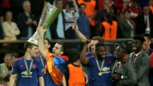 Հենրիխ Մխիթարյանը կարող է դառնալ UEFA-ի պատմության մեջ առաջինը եռակի հաղթող