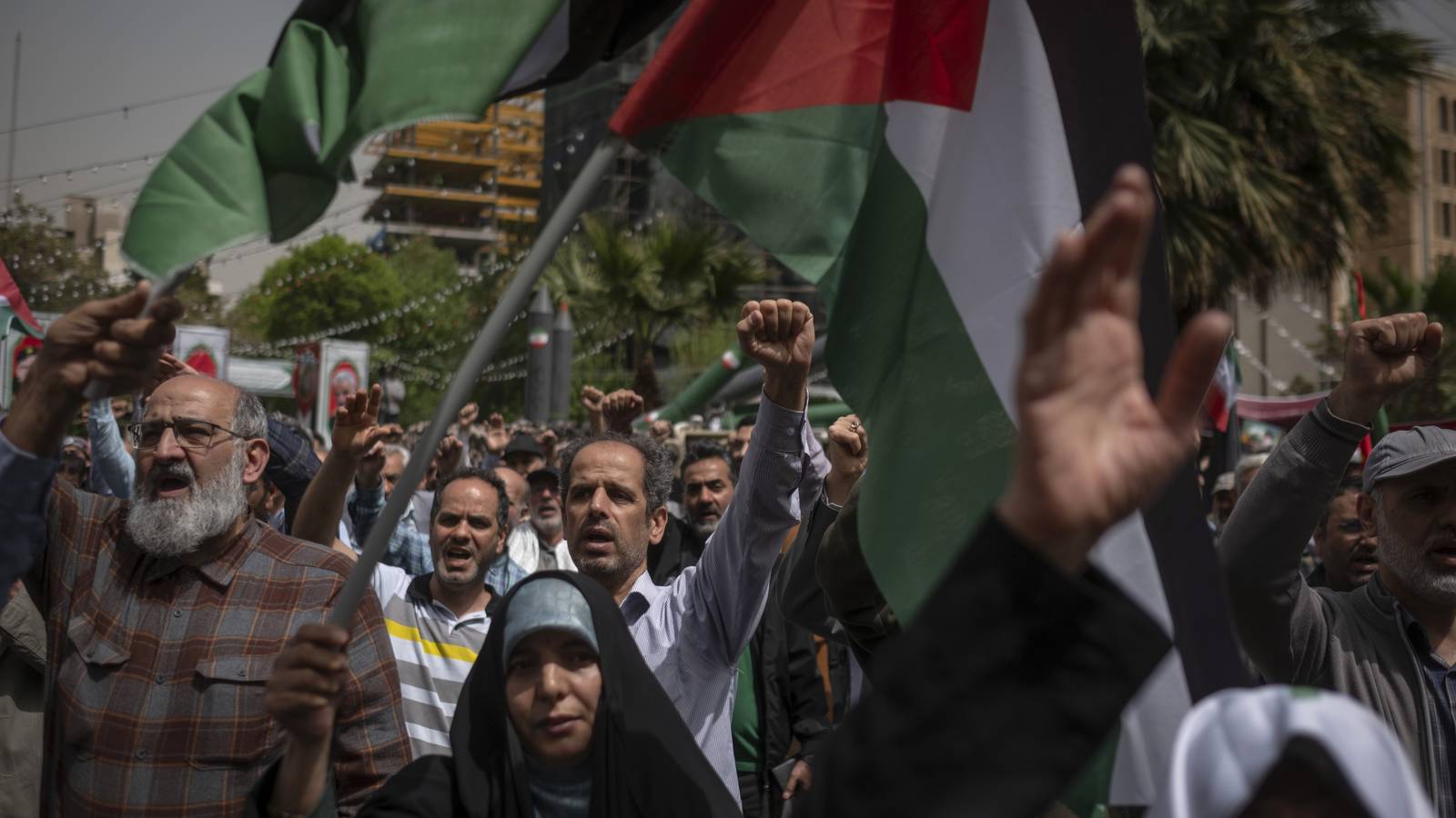 US Shifts Military in Mideast Amid Israel-Iran Tensions