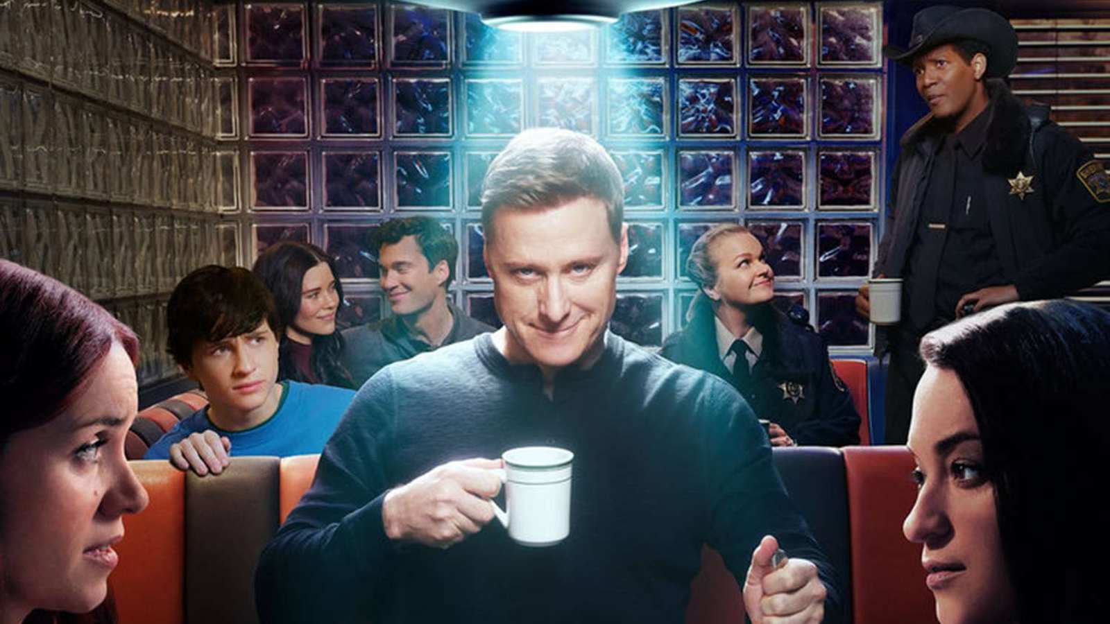 USA Network-ի սիրված գիտաֆանտաստիկ կատակերգությունը՝ «Resident Alien»-ը, ավարտվում է չորս սեզոնից հետո՝ եզրափակիչ դրվագով, որը կցուցադրվի օգոստոսի 8-ին։ Ստեղծող Քրիս Շերիդանը խոստանում է «գոհացուցիչ» ավարտ՝ հետագա պատմությունների հնարավորության ակնարկով։