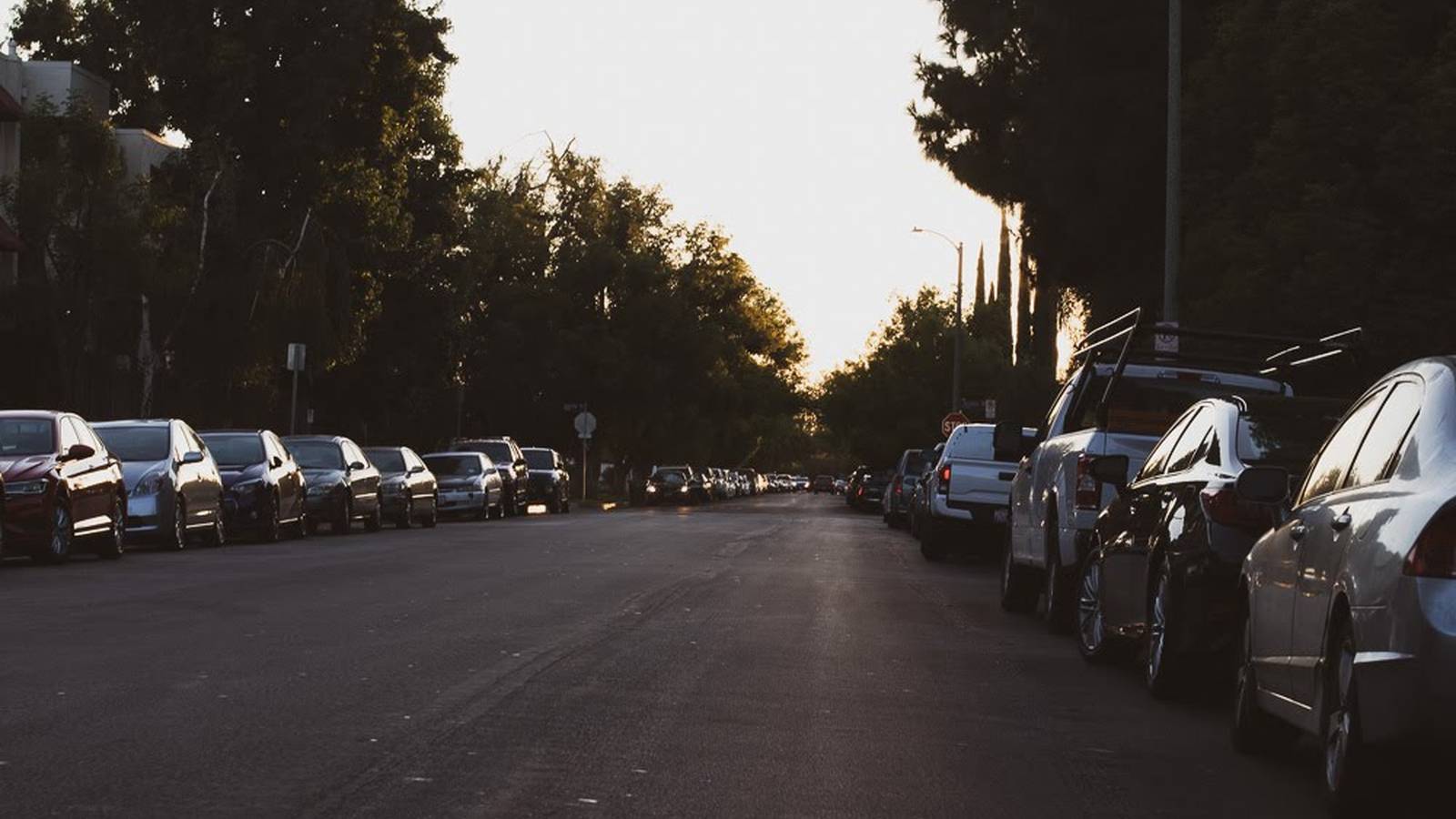 Ֆլինտում, Միչիգան, տեղի ունեցած ավտովթարը ընդգծում է իրավական աջակցության և վերականգնման ռեսուրսների անհրաժեշտությունը զոհերի համար: Մեկ անձ հոսպիտալացվել է Լայոն Սթրիթի և Յունիվերսիթի Ավենյուի մոտ տեղի ունեցած վթարից հետո: