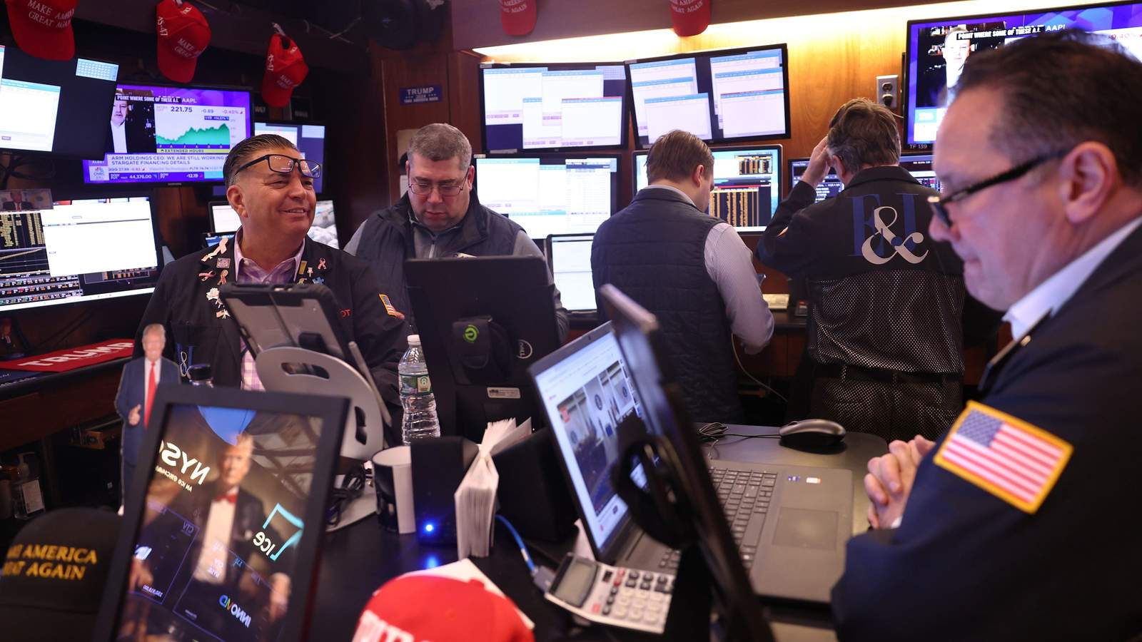 ԱՄՆ բաժնետոմսերի շուկան բացվում է անփոփոխ՝ Ֆեդի նախագահի ելույթի և մանրածախ վաճառքի հաշվետվությունների սպասումով