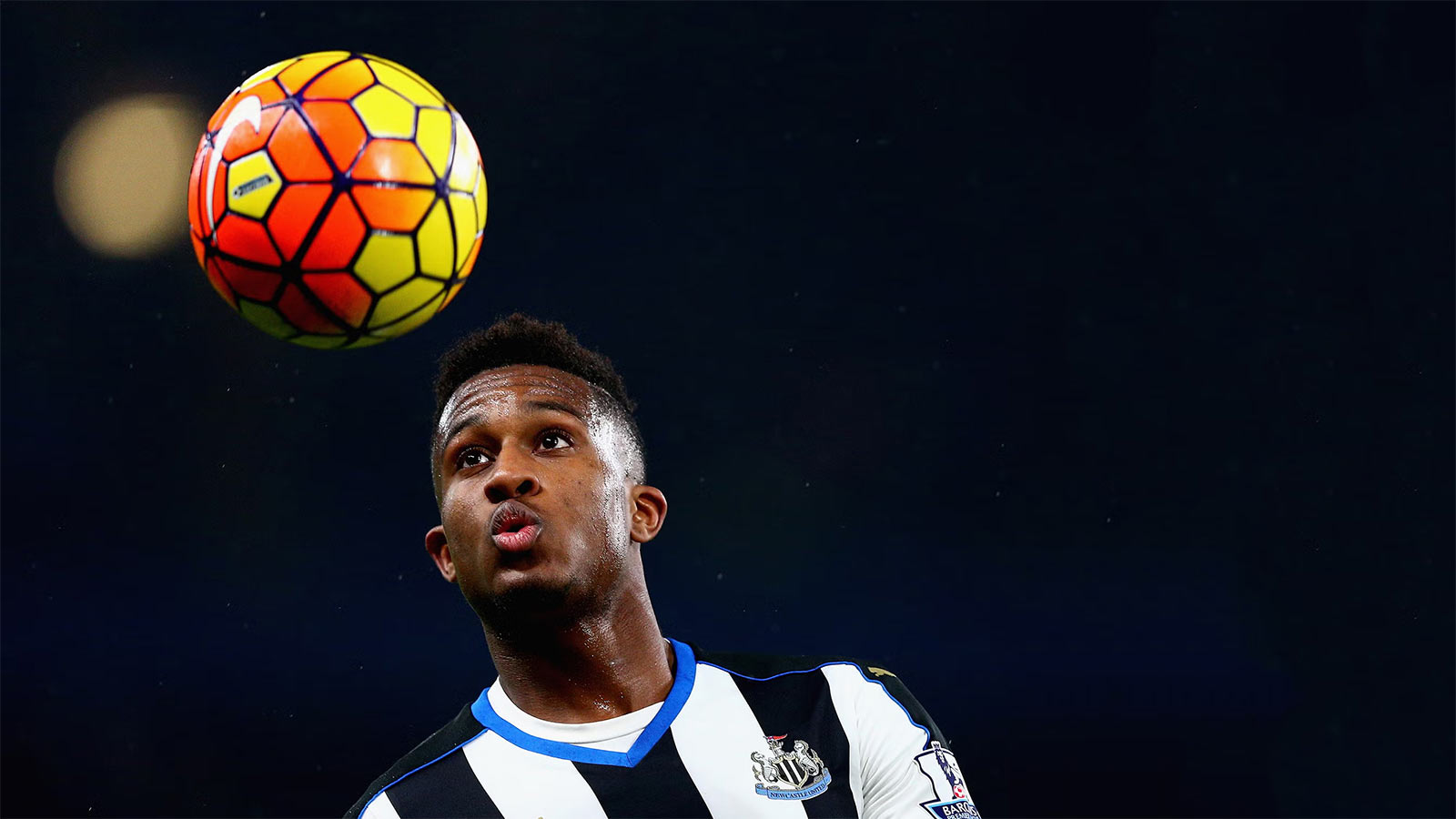 Ռոլանդո Արոնսը վերադառնում է ֆուտբոլ՝ միանալով Մորկեմբին