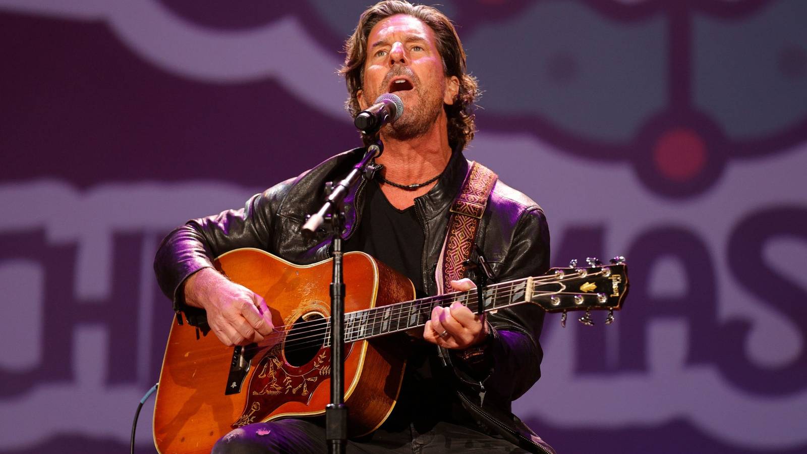 Բրեթ Ջեյմսի հիշատակը․ «Jesus Take The Wheel»-ի հեղինակի մեծ ժառանգությունը