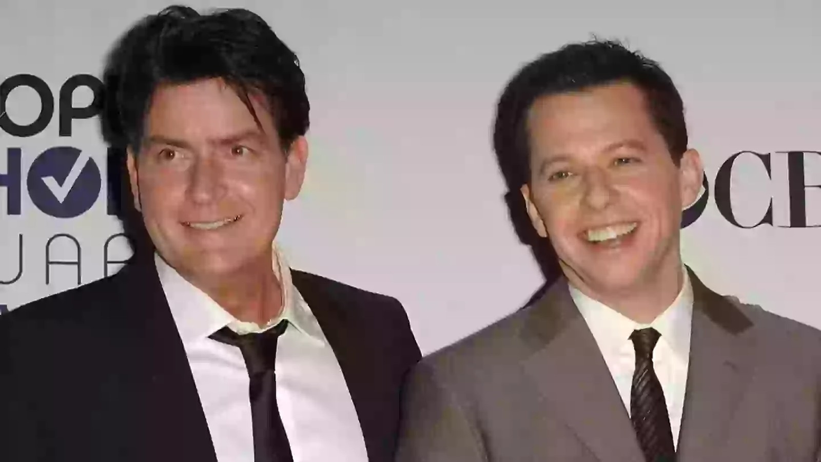 Չարլի Շինը կիսվում է իր կախվածության պատմությամբ, հոր հետ հարաբերություններով և նախկին գործընկեր Ջոն Կրայերին հետ վերամիավորվելու ցանկությամբ նոր Netflix վավերագրական ֆիլմում: