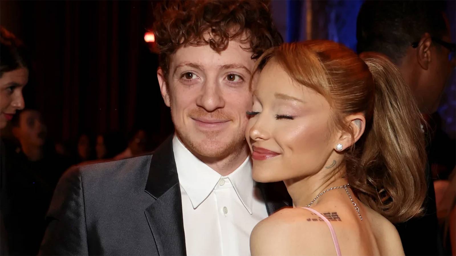 Արիանա Գրանդեն և Իթան Սլեյթերը բաժանվել են. Ինչը հանգեցրեց նշանադրության ավարտին