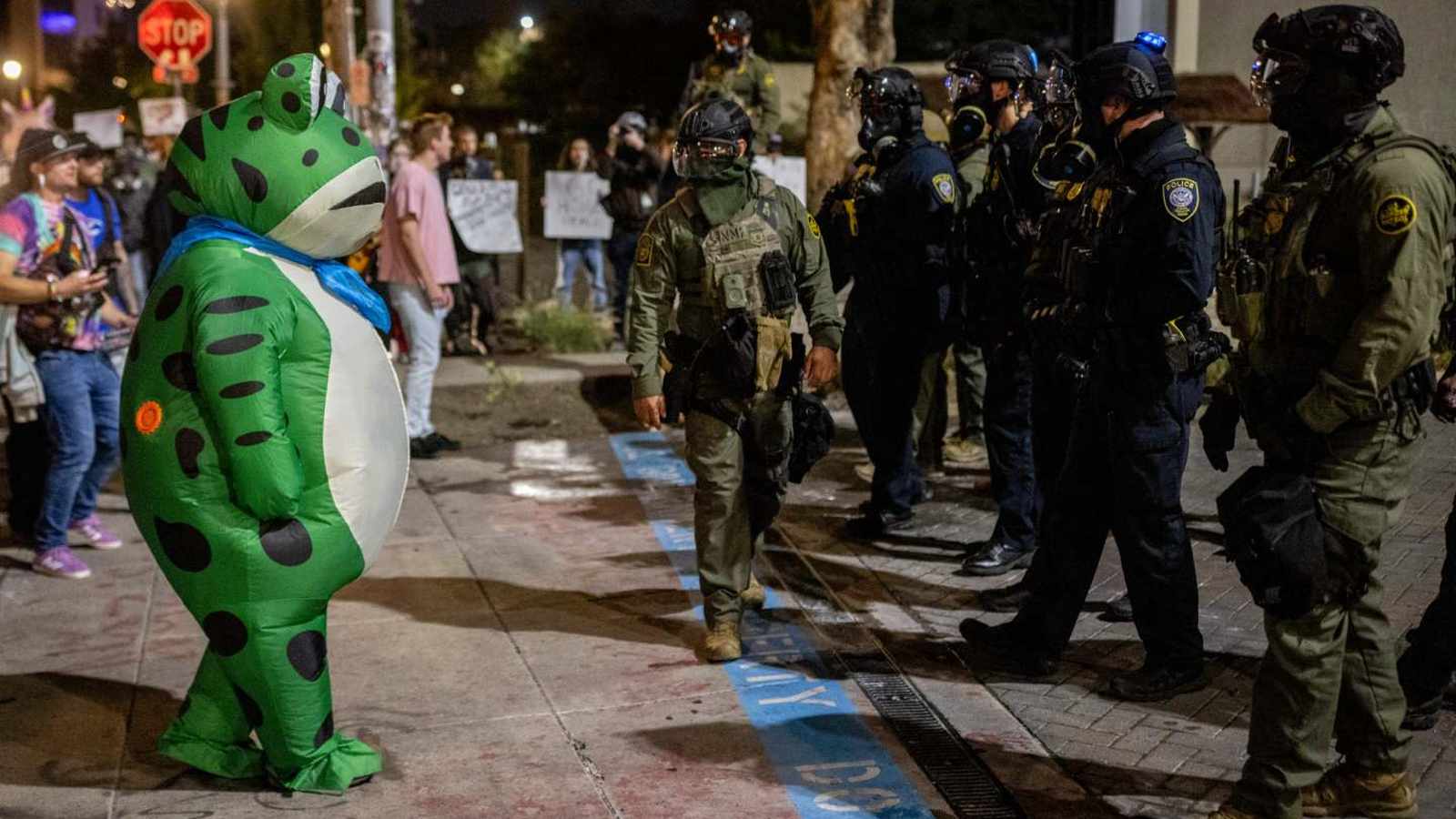 Դաշնային դատավորն արգելում է Ազգային գվարդիայի տեղակայումը Պորտլենդում․ Թրամփի լիազորությունների հարցը