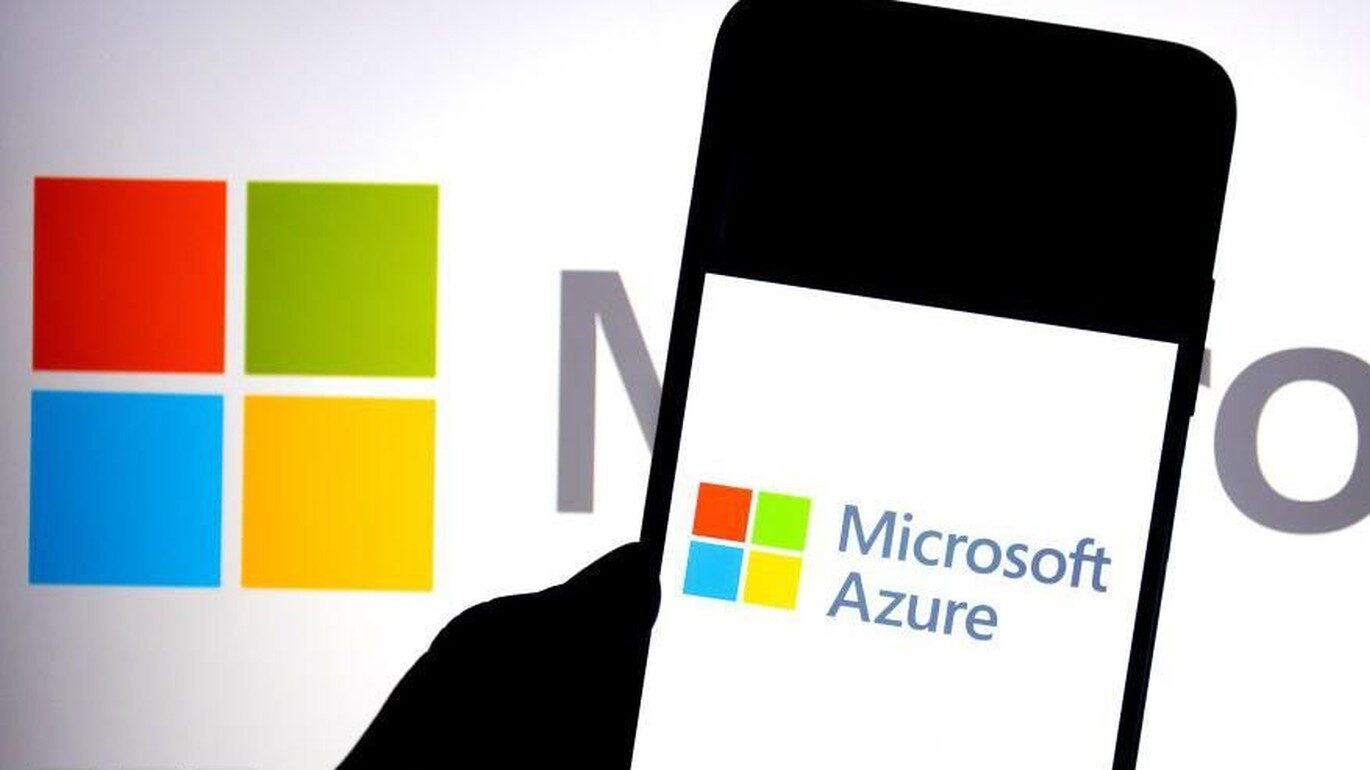 2025 թվականի հոկտեմբերին Microsoft Azure-ի խոշոր խափանումը կաթվածահարեց Հիթրոուի օդանավակայանը և գլոբալ ճանապարհորդությունը՝ բացահայտելով ամպային համակարգերից կախվածության վտանգավոր կողմերը, երբ ավիաընկերությունները, ֆինանսական հաստատությունները և հանրային ծառայությունները դժվարությամբ փորձում էին վերականգնվել: