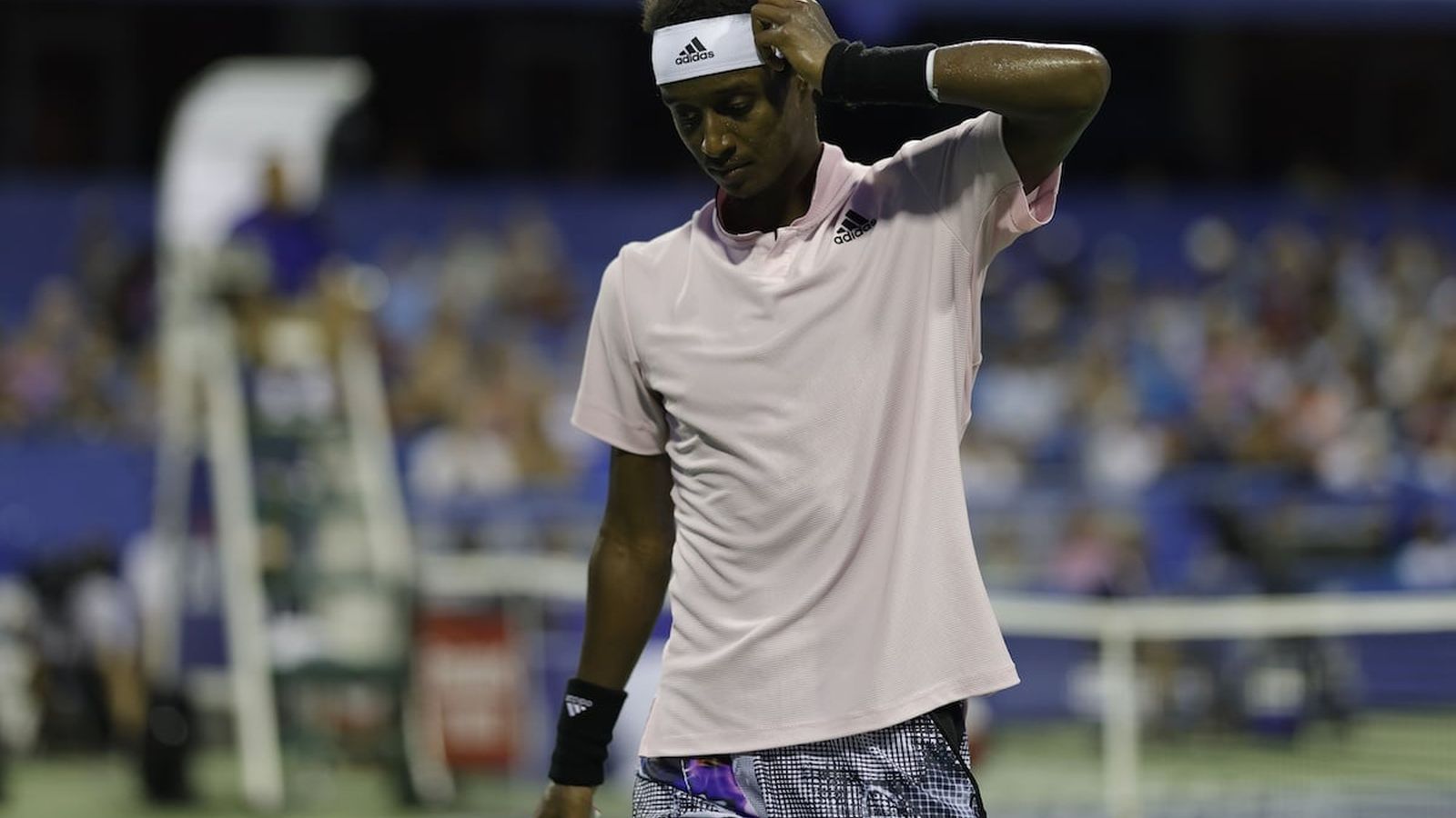 Էլիաս Յմերի Ստոկհոլմի բաց առաջնությունում հանդես գալը ցույց է տալիս նրա տոկունությունը՝ ներառյալ հաղթանակը եղբոր Միքայել Յմերի դեմ և բարդ հանդիպումը Դենիս Շապովալովի հետ: