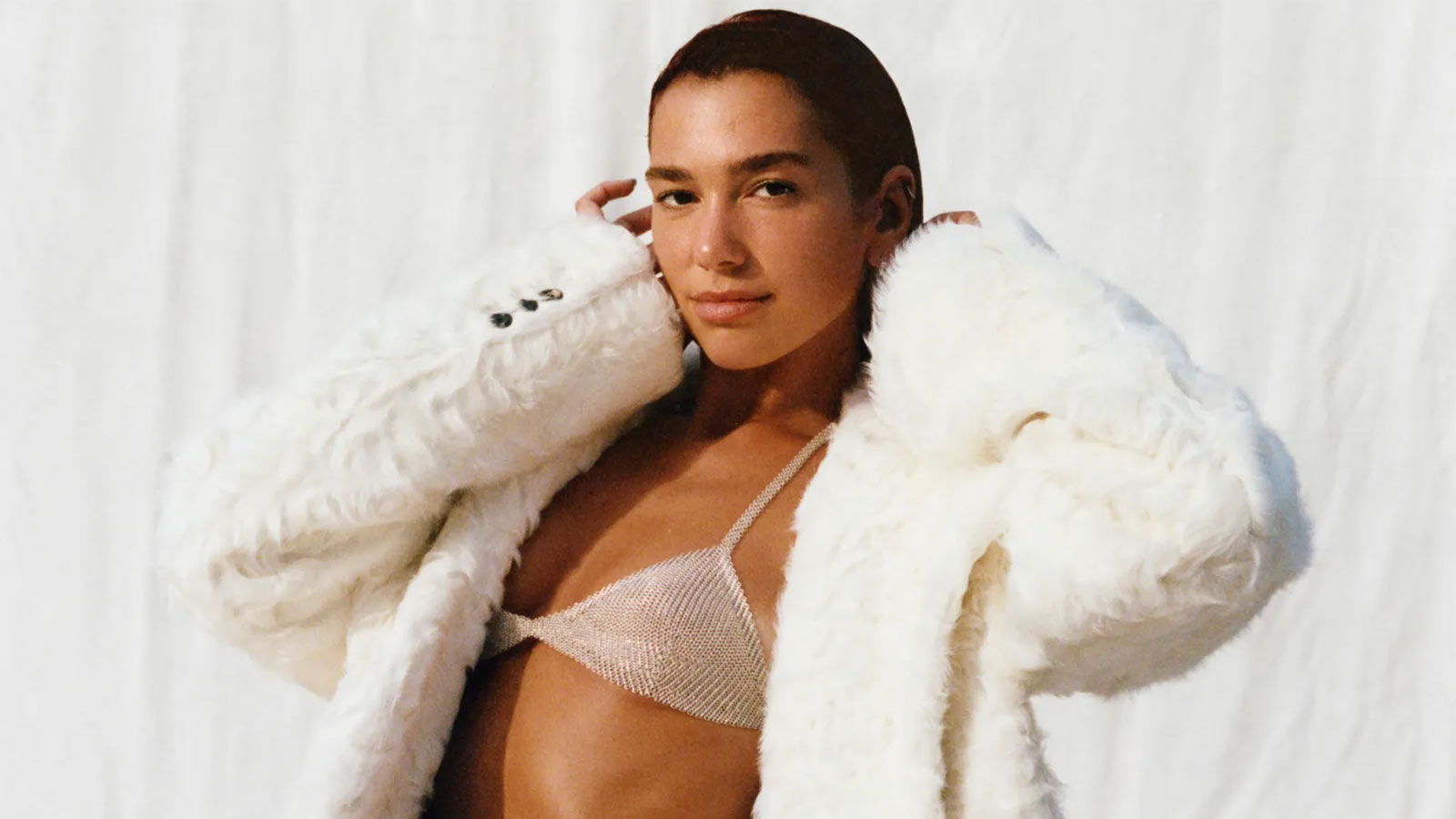 Դուա Լիպայի շրջագայությունն ու նորամուծությունները՝ բեմի ոճից մինչև տոմսերի օրենսդրություն