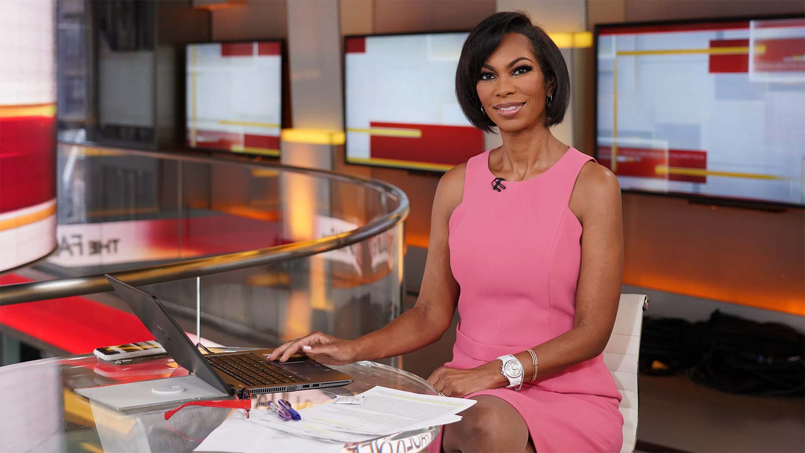Harris Faulkner: Fox Anchor at the Center of Political and Cultural Firestorms in 2025 – Azat TV