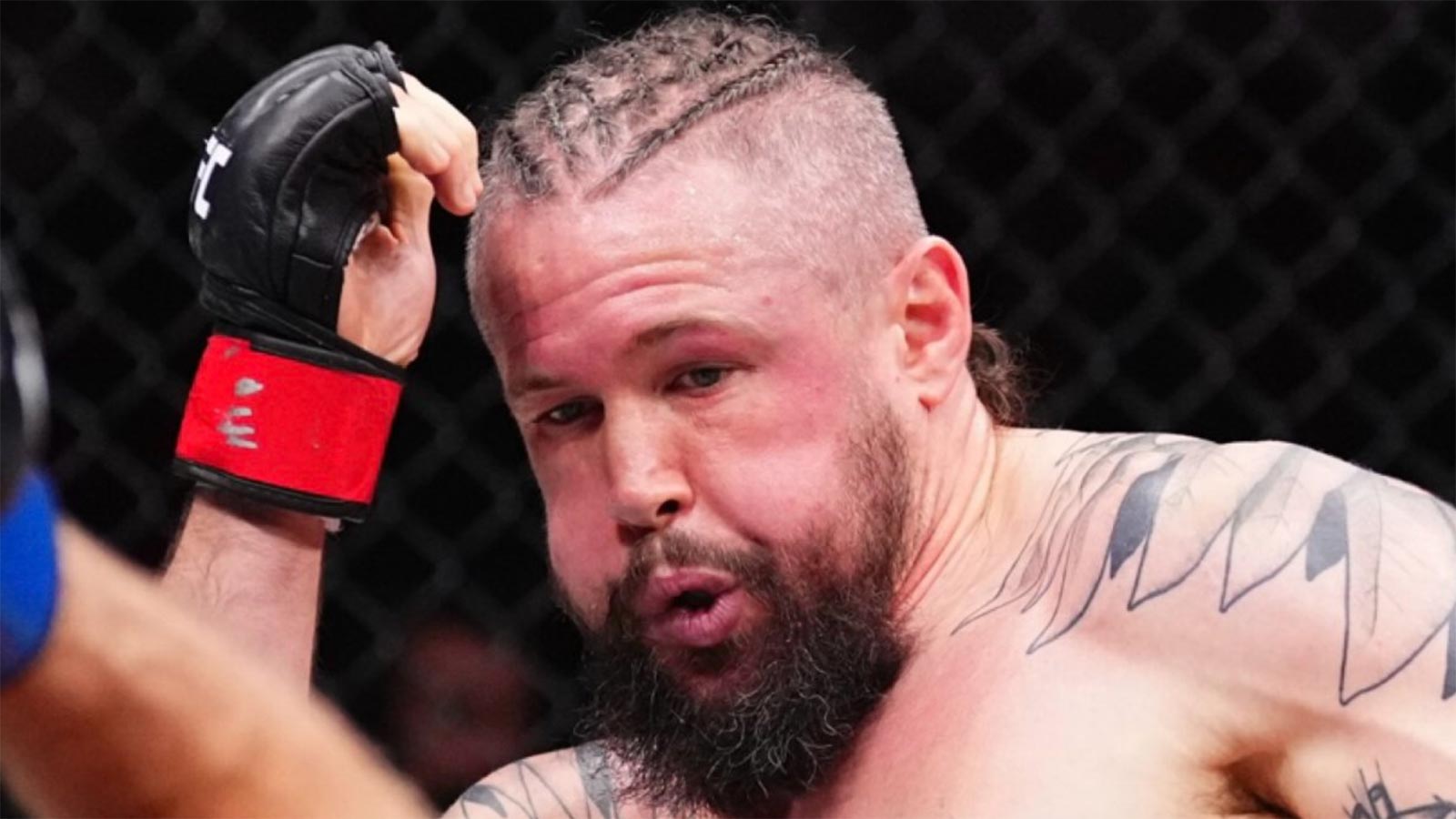 Nicolas Dalby Edges Saygid Izagakhmaev in UFC Qatar Prelims Thriller