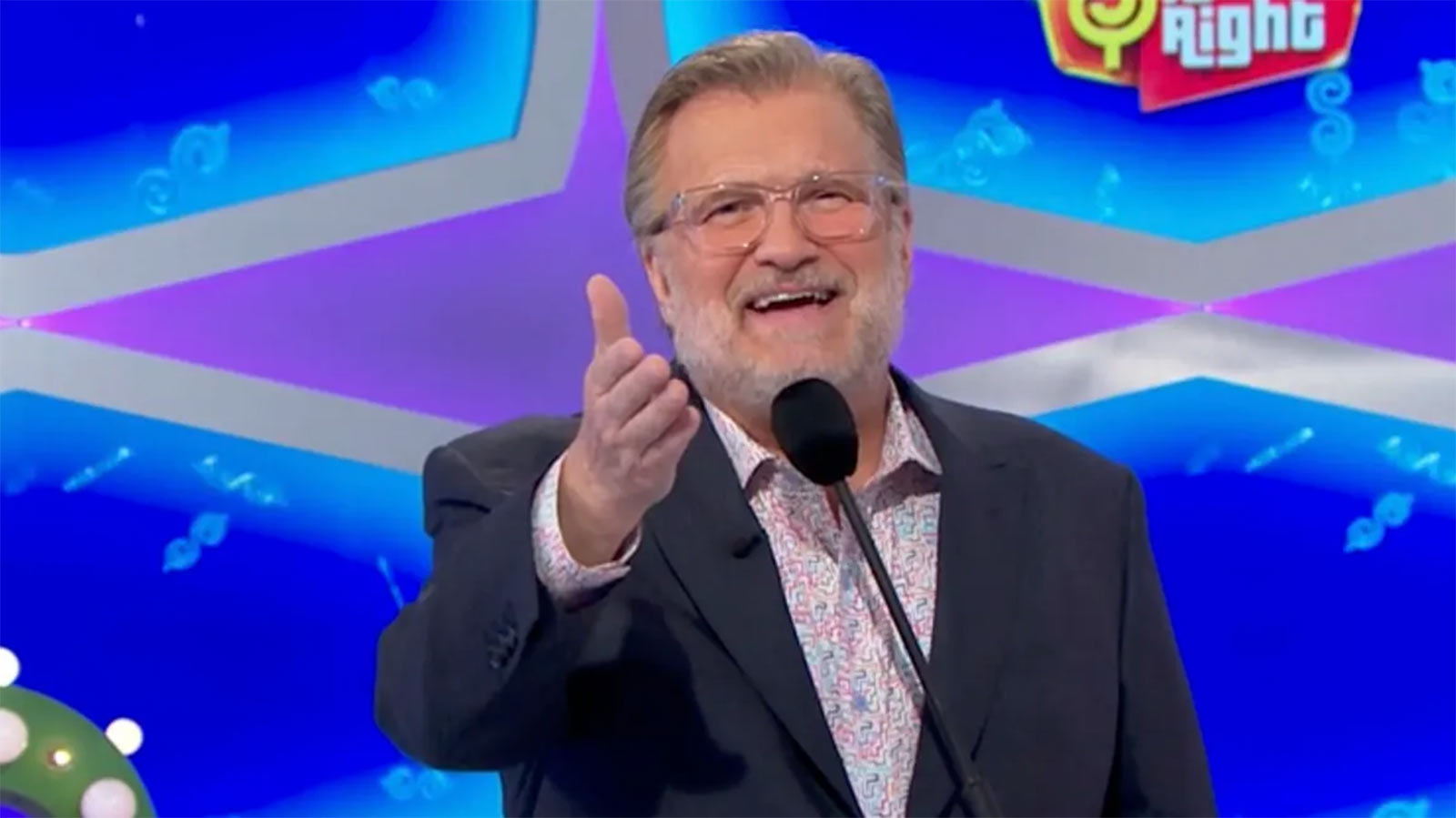 Drew Carey's Genuine Laughter Shines on 'The Price Is Right' as Yoga Teacher's Cartwheel Steals the Show – Azat TV