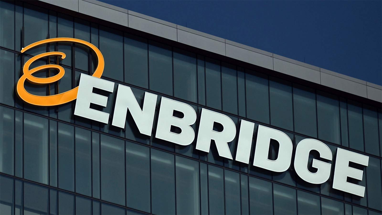 Enbridge Q3 2025 Earnings: Record Adjusted EBITDA, Dividend Backed by Stable Cash Flow Despite GAAP Miss