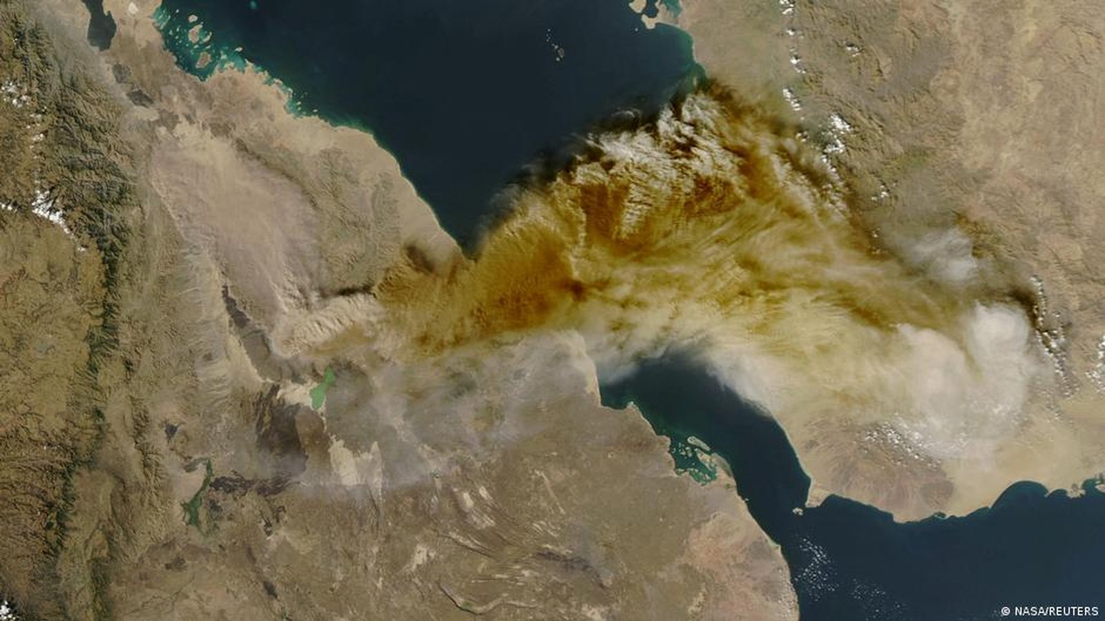 Ethiopia’s Hayli Gubbi Volcano Erupts After 12,000 Years: Global Flight Disruptions and Local Impact