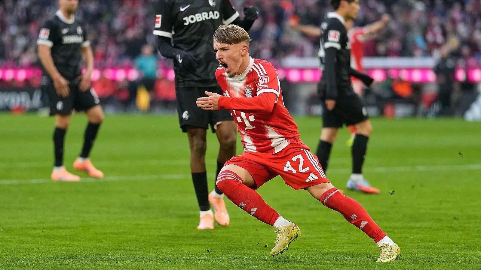 Lennart Karl: Bayern Munich’s Teen Sensation Faces Fitness Test Ahead of Arsenal Clash