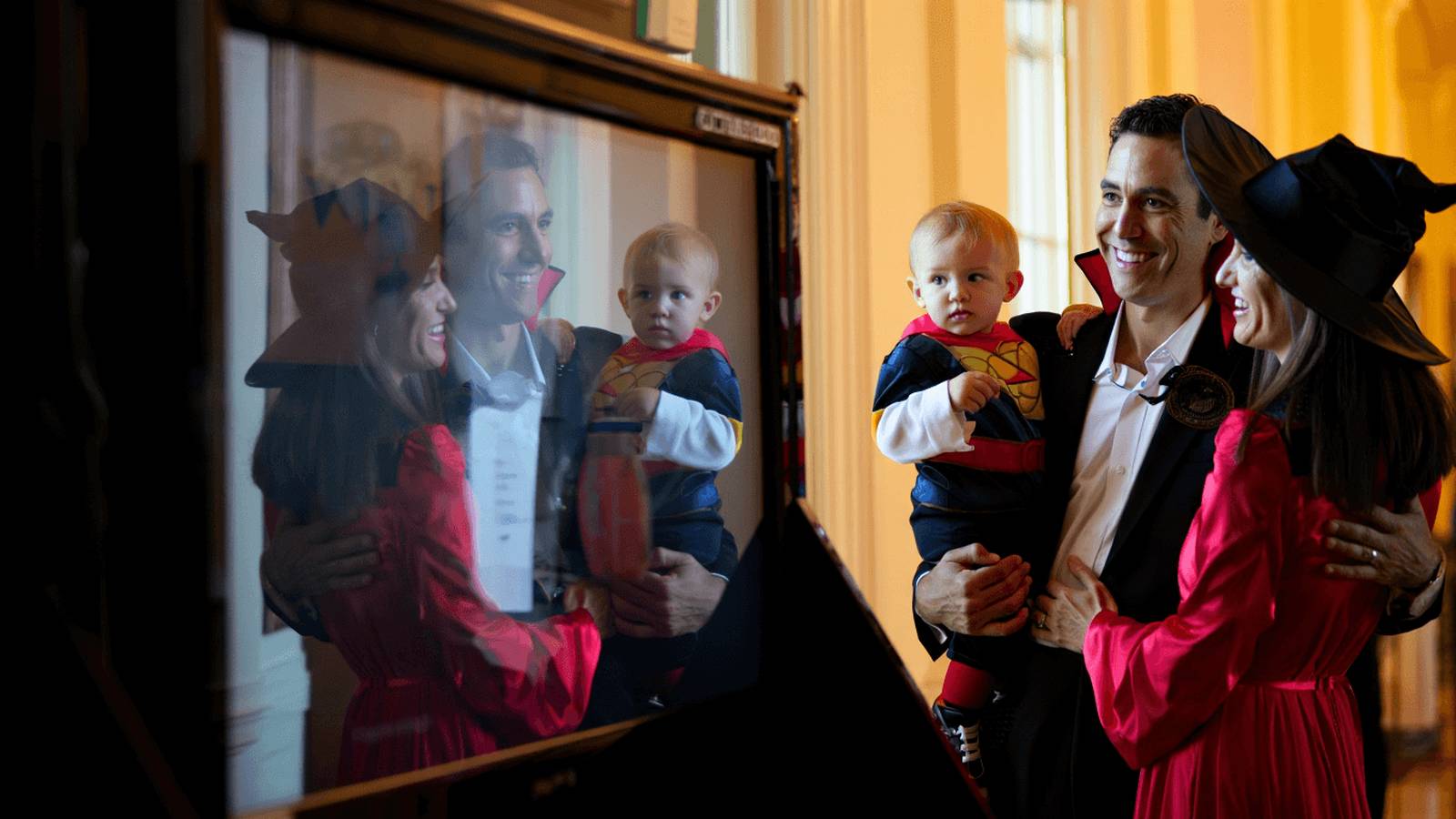 Կարոլին Լևիթի Հելոուինի լուսանկարների սկանդալը․ ամուսնու ֆոտոշոփված դեմքը և տարիքային տարբերությունը