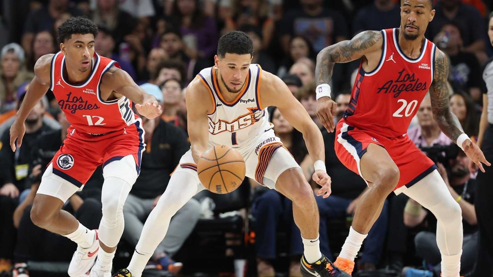 Դևին Բուքերի կարևոր դերը Ֆինիքս Սանսի վերջին հաջողություններում՝ ընդգծելով հարձակողական ստեղծարարությունը, պաշտպանական համակարգվածությունը և թիմային քիմիան։