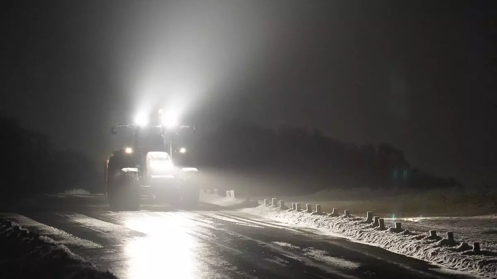 London Braces for Sudden Temperature Drop as Snow and Ice Warnings Hit UK