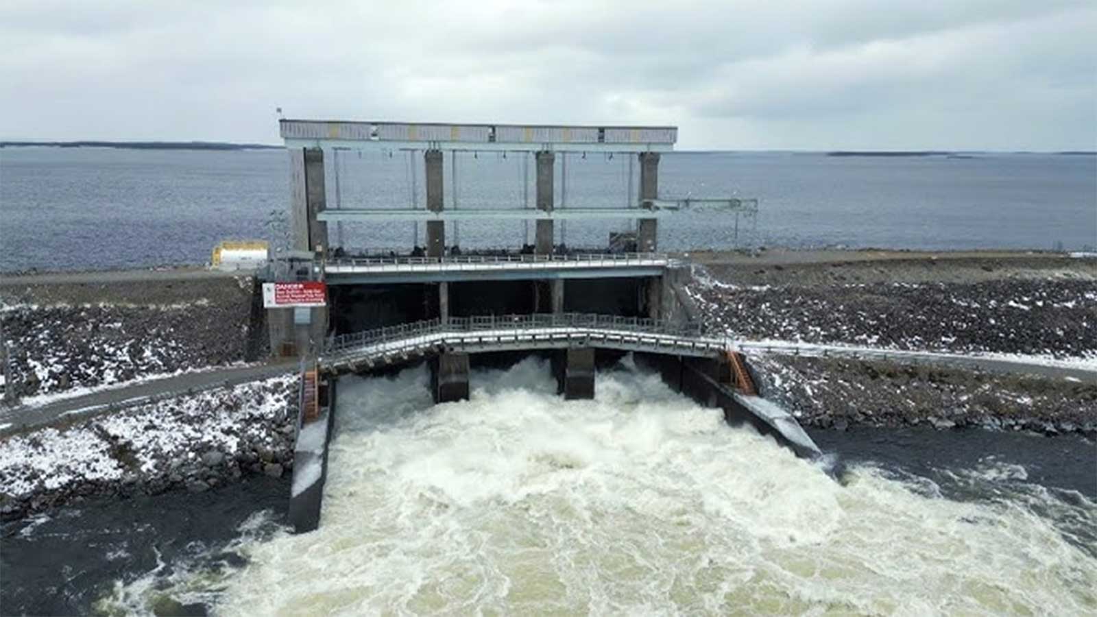 Հիդրո-Կվեբեկի մարտահրավերները. Չերչիլ Ֆոլսի հուշագրի հարցերը և էլեկտրական ցանցի ճնշումները