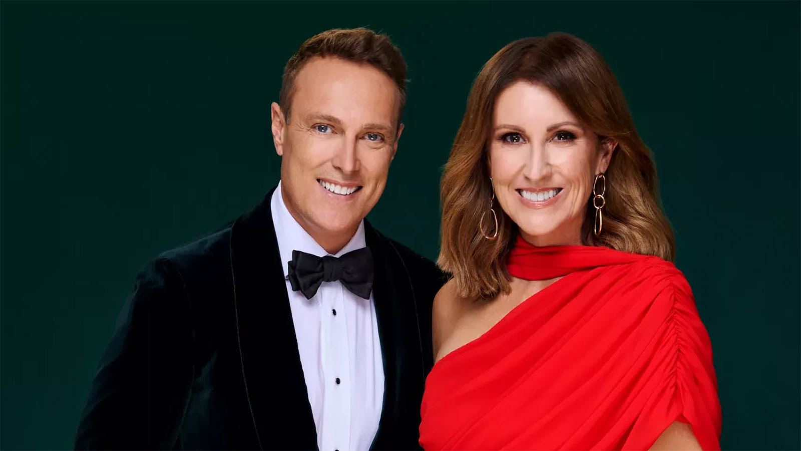 Matt Shirvington Leads Sydney Carols in the Domain: A Night of Remembrance and Resilience