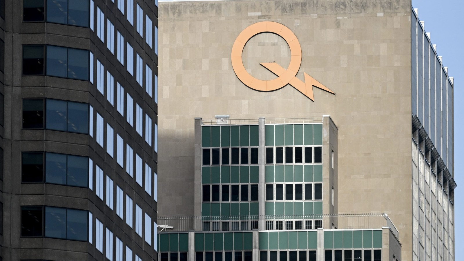 Hydro-Québec Faces Power Outages and Union Milestone Amid December Storms