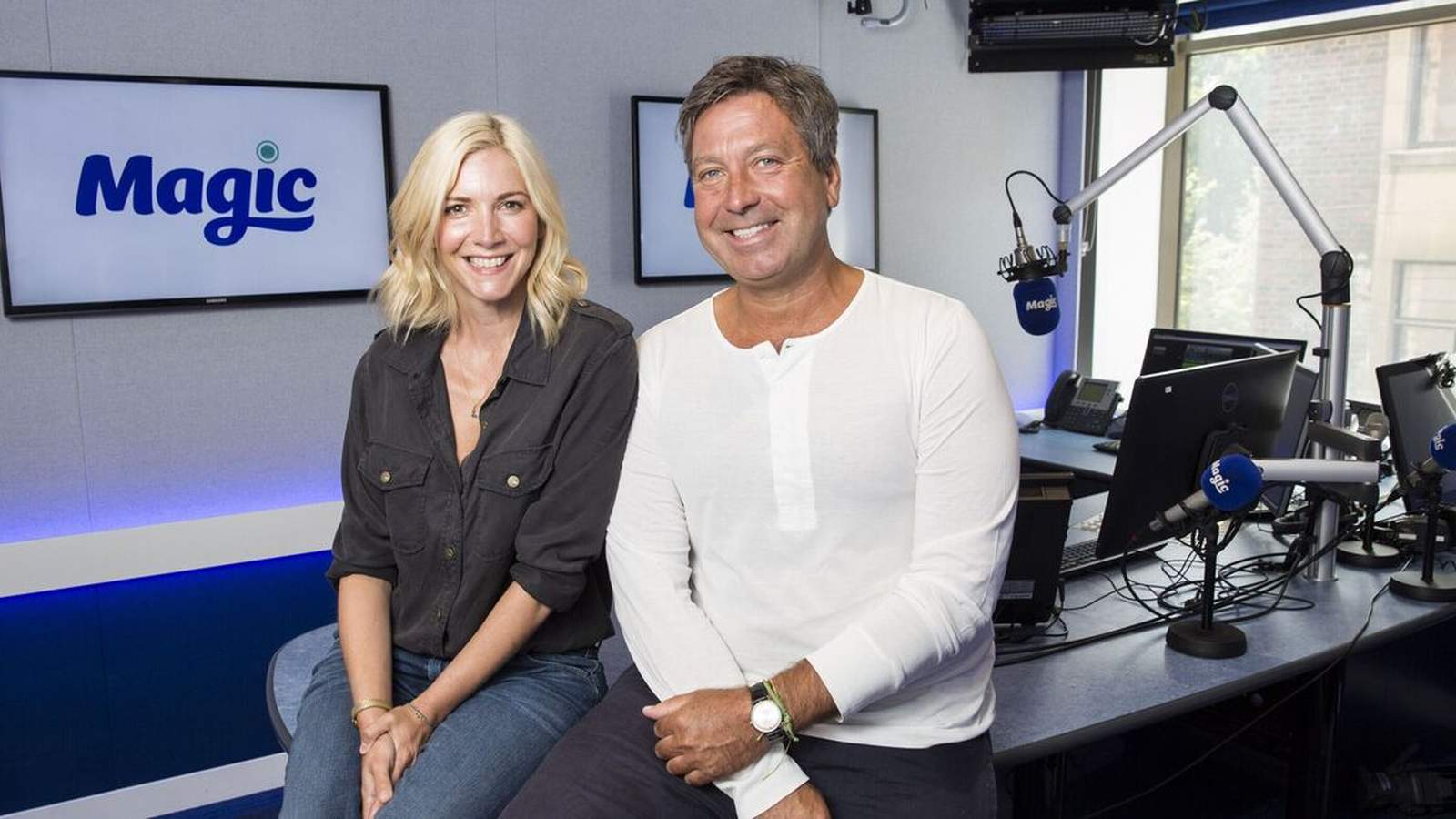 Lisa Faulkner and John Torode cooking