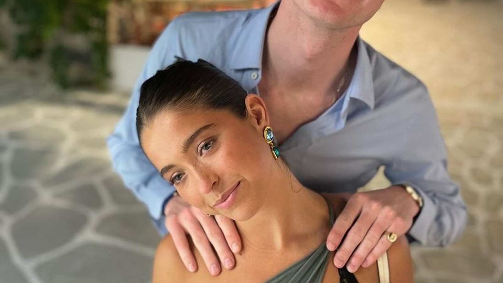 Lola Consuelos celebrated her debut singing performance in London, with parents Kelly Ripa and Mark