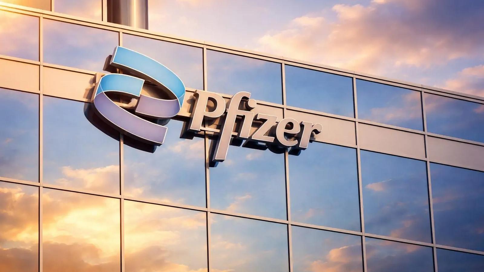 Pfizer stock price chart, 2025