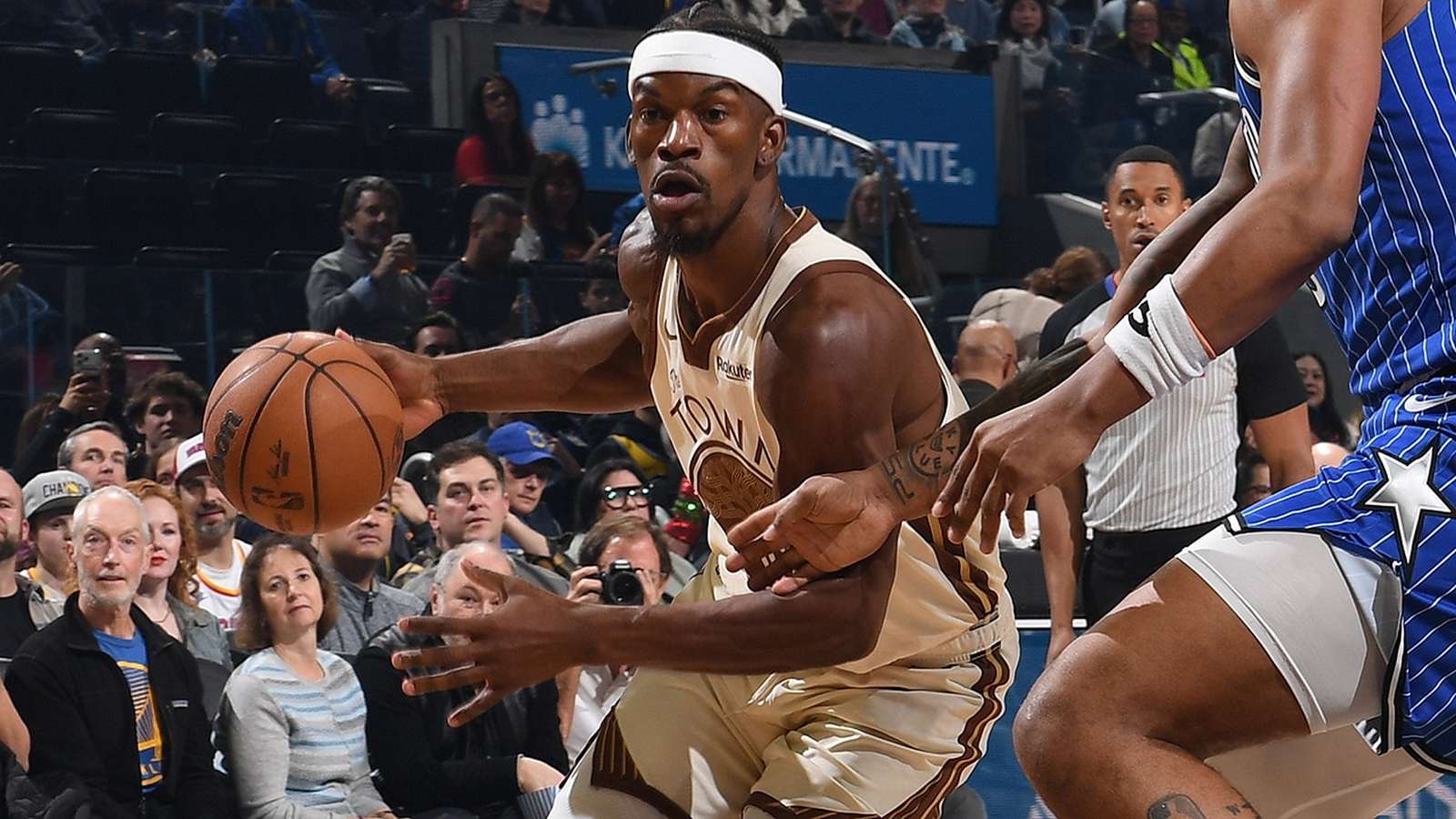 Stephen Curry’s Electrifying Second Half Fuels Warriors’ Dominant Win Over Magic