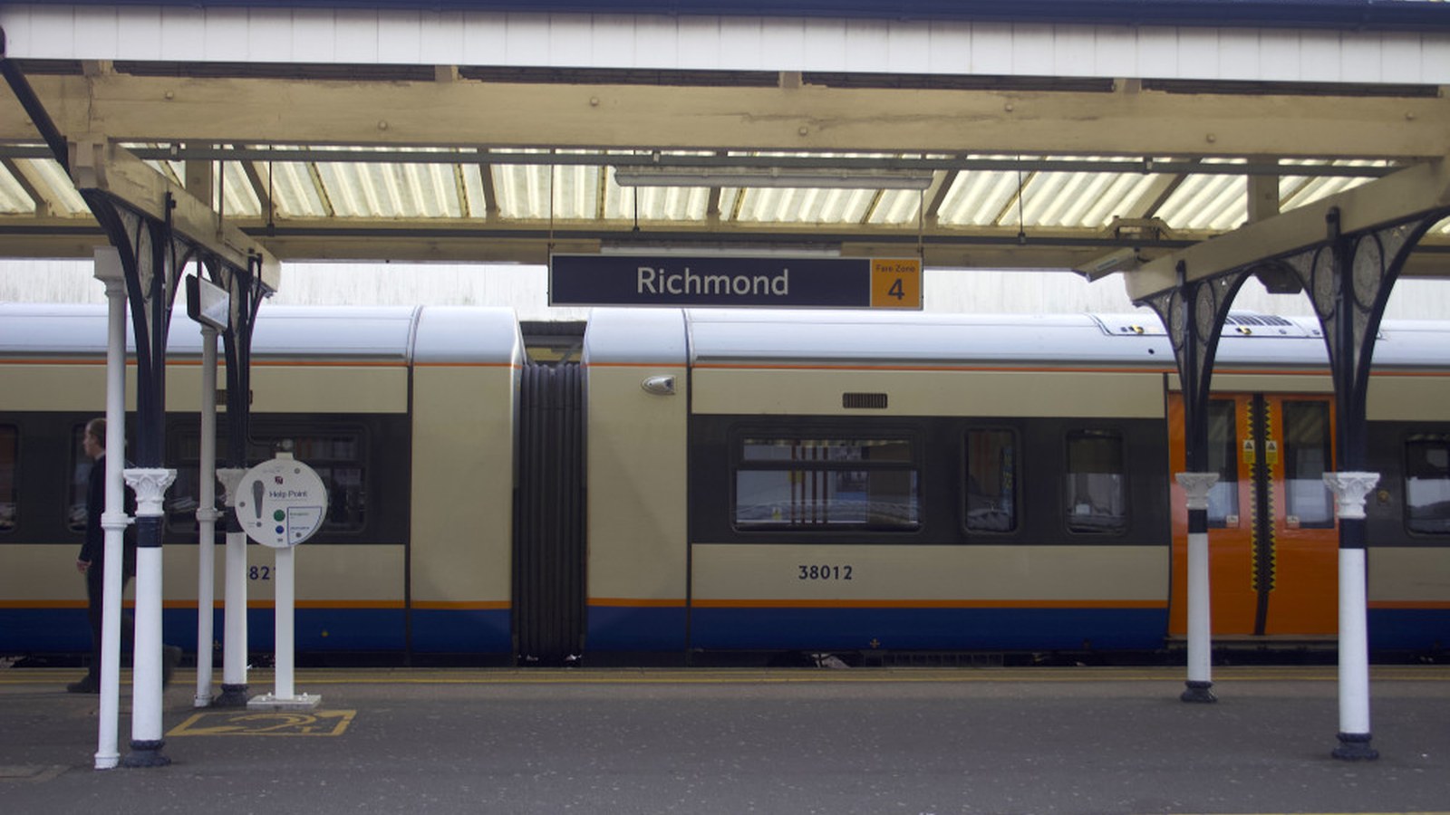 Transport for London has selected First Rail London to operate the London Overground under a major £3bn contract, promis