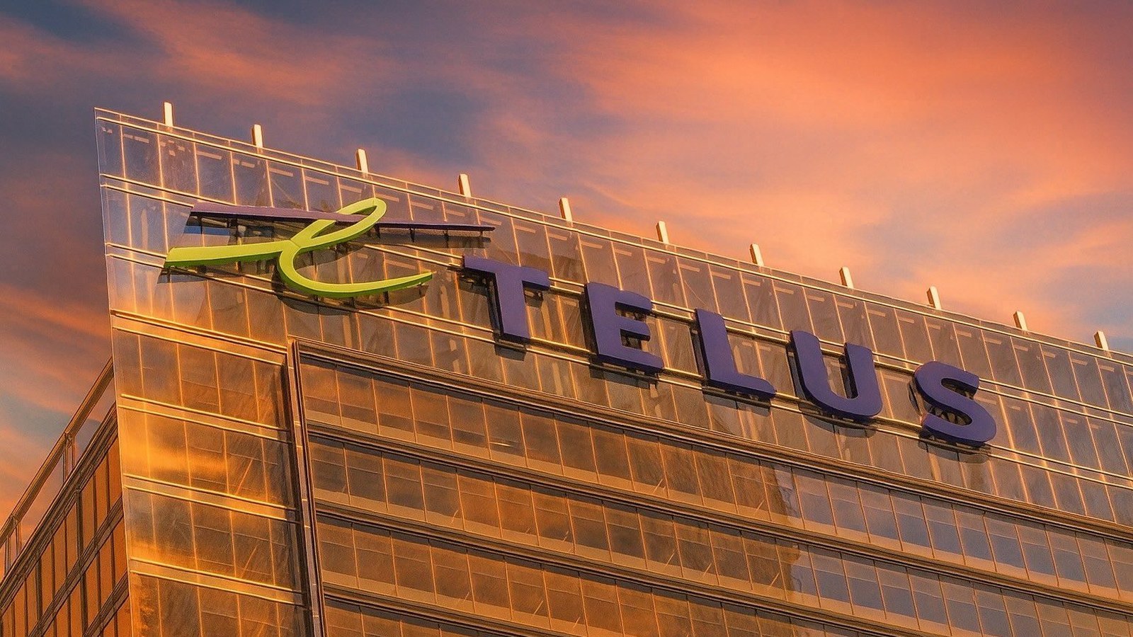 Telus Stock 2025: Dividend Pause, Free Cash Flow Targets, and Analyst Forecasts Explained