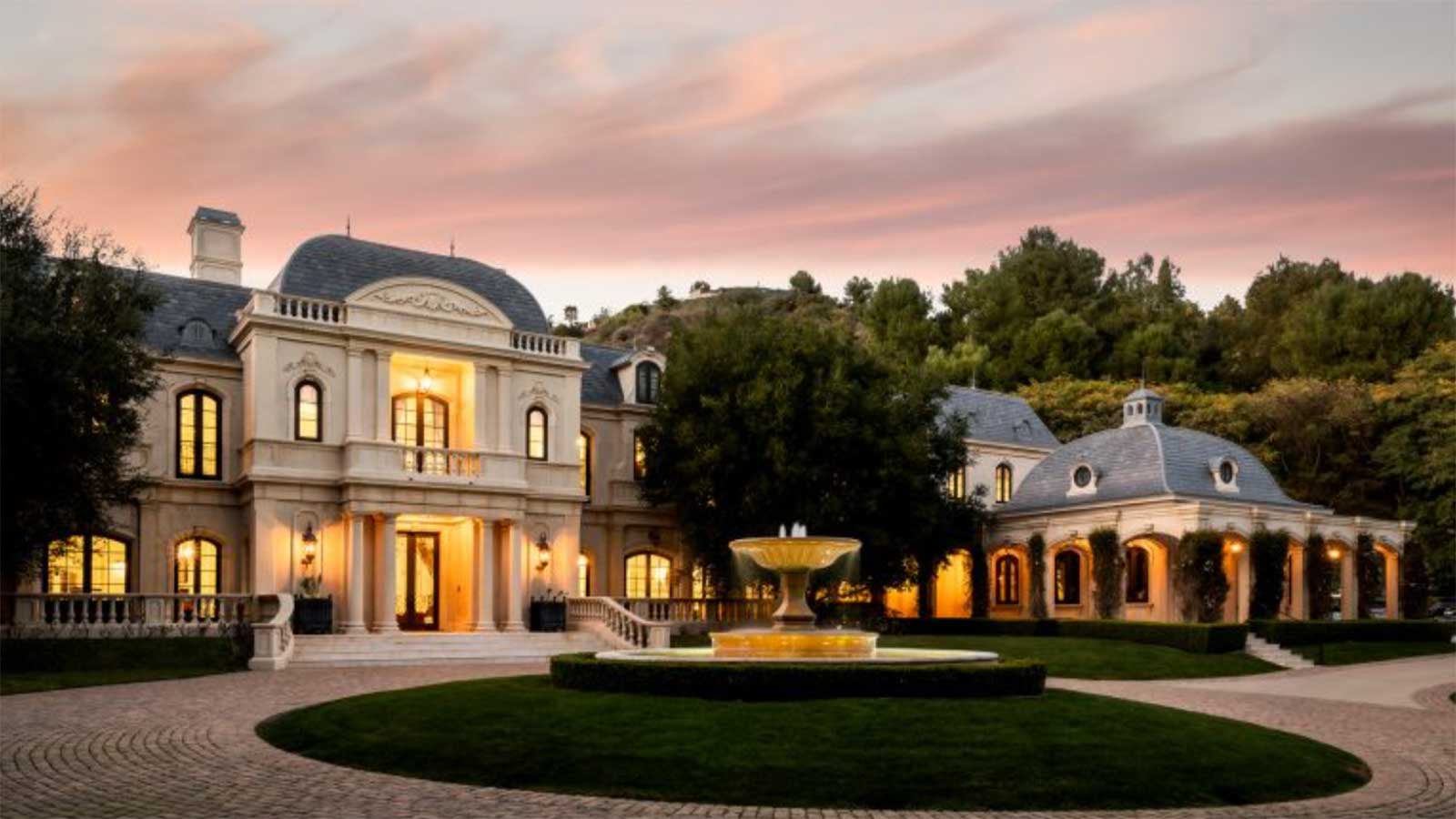 Փարիզ Հիլթոնի տունը Լոս Անջելեսի հրդեհներից հետո և նրա հանրային կերպարի վերաիմաստավորումը