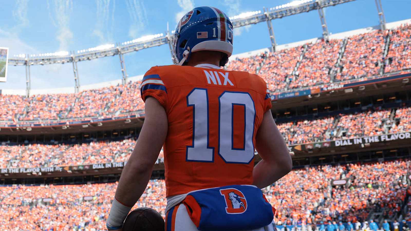 Bo Nix playing quarterback