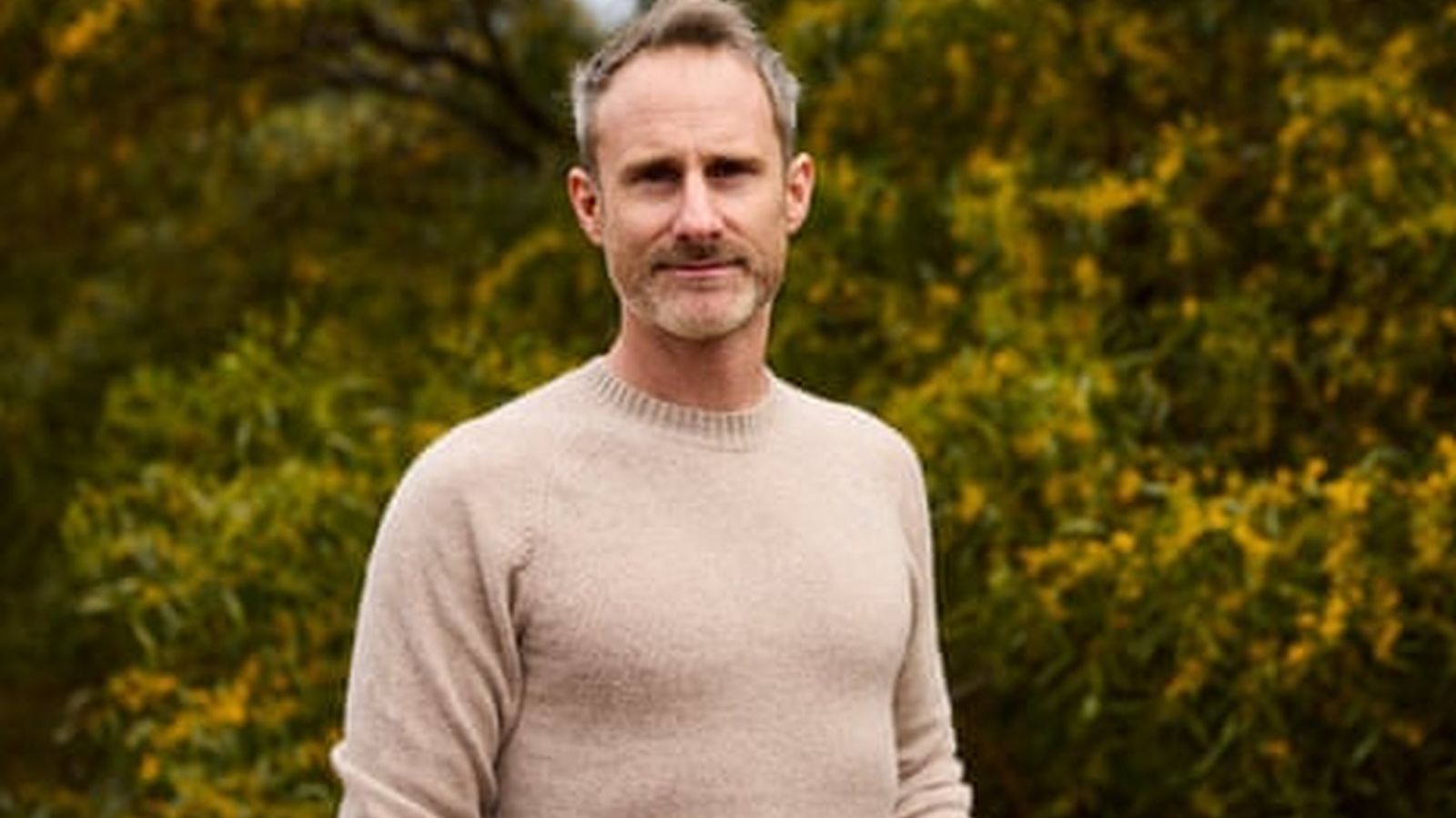 Հայտնի գրող Քրեյգ Սիլվին մեղադրվում է երեխաների շահագործման հարցով